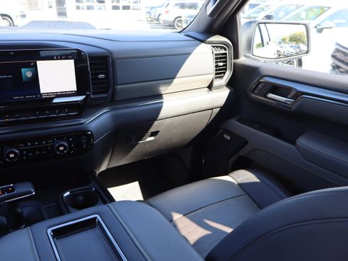 Used 2022 Chevrolet Silverado 1500 ZR2 w/ Technology Package AWD/4WD image 14