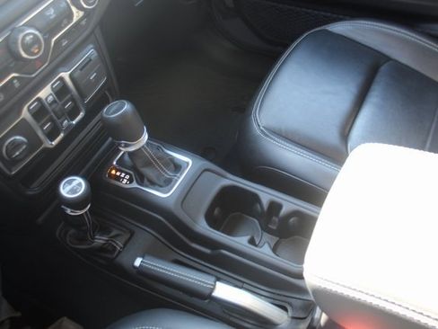 Used 2022 Jeep Gladiator Overland w/ Popular Equipment Package image 22