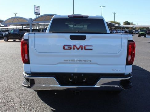 Used 2025 GMC Sierra 1500 SLT image 4