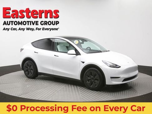 Used 2022 Tesla Model Y Long Range AWD/4WD image 44