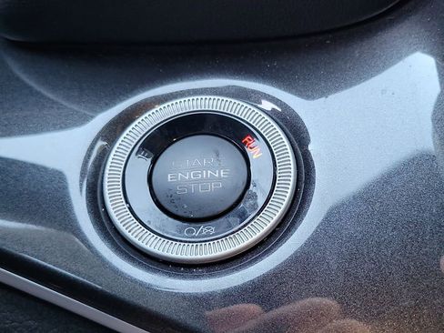 Used 2023 Jeep Grand Cherokee L Laredo image 11