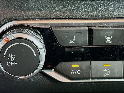 Used 2023 Nissan Altima 2.5 SV w/ SV Premium Package FWD image 20