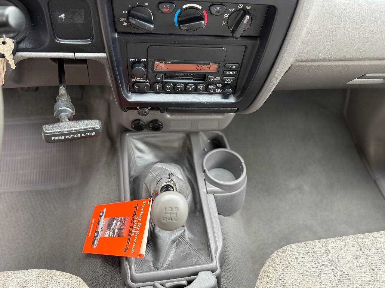 Used 2002 Toyota Tacoma 2WD Regular Cab w/ Enhancement Pkg image 40