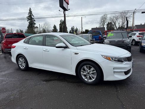 Used 2016 Kia Optima LX w/ LX Convenience Package image 3