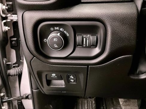 Used 2025 RAM 1500 Big Horn AWD/4WD image 38
