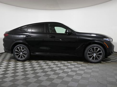 New 2026 BMW X6 xDrive40i w/ Climate Comfort Package image 8