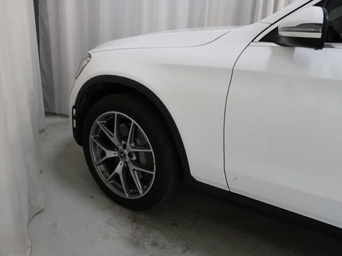 Used 2020 Mercedes-Benz GLC 300 4MATIC image 34
