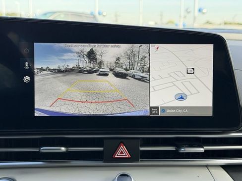 Used 2025 Hyundai Elantra Limited FWD image 6