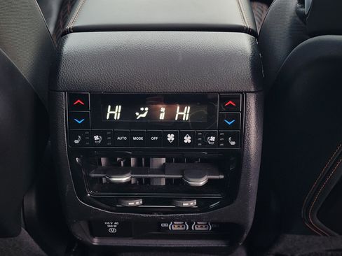 Used 2023 Jeep Grand Cherokee L Summit image 21