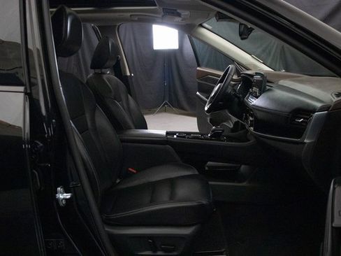 Used 2023 Nissan Rogue SL w/ SL Premium Package image 16