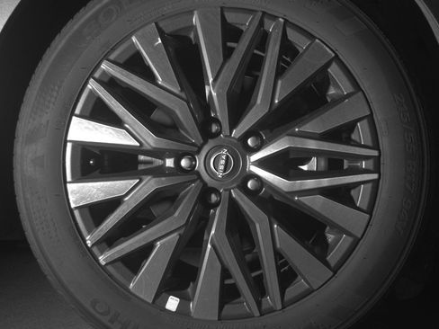 Used 2025 Nissan Altima 2.5 SV image 13