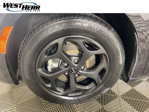 Used 2023 Chrysler Pacifica Touring-L w/ S Appearance Package image 26