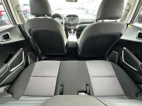 Used 2023 Kia Soul LX w/ LX Technology Package image 13