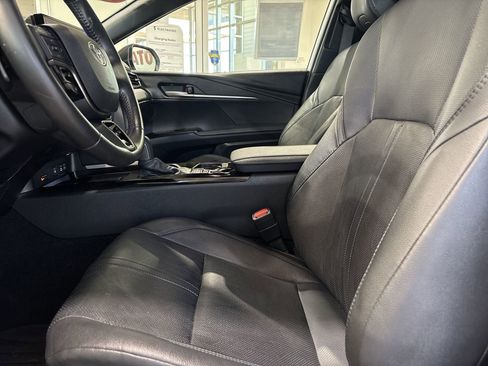 Used 2025 Toyota Camry XSE image 11