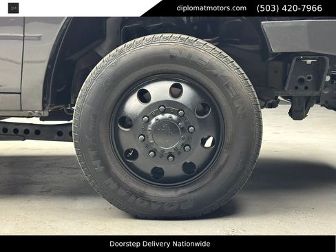 Used 2024 RAM 3500 Tradesman w/ Chrome Appearance Group image 45