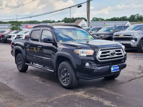 Used 2021 Toyota Tacoma SR5 w/ Trail Edition AWD/4WD image 7