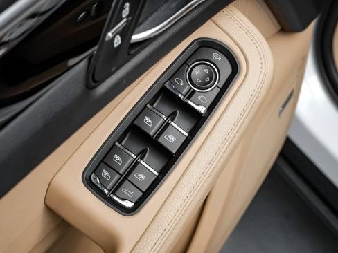 Used 2022 Porsche Macan S AWD/4WD image 38