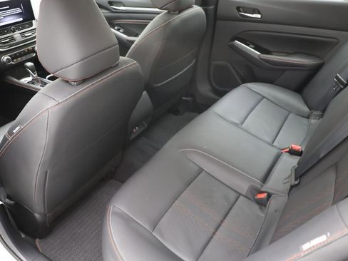 Used 2023 Nissan Altima 2.5 SR w/ SR Premium Package image 12