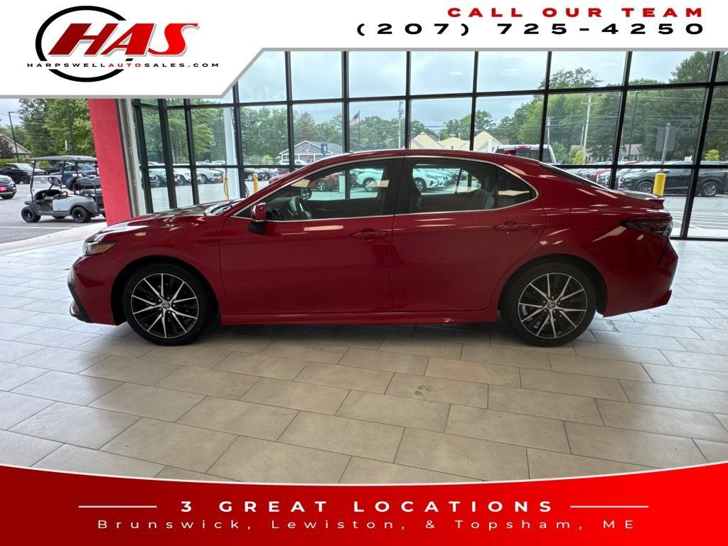 Used 2024 Toyota Camry SE w/ Cold Weather Package AWD/4WD image 2