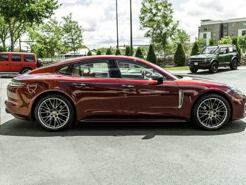 Used 2023 Porsche Panamera 4 Platinum Edition w/ Sportdesign Package AWD/4WD image 3