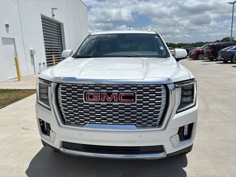 Used 2022 GMC Yukon XL Denali w/ Denali Ultimate Package AWD/4WD image 8