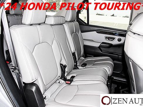 Used 2024 Honda Pilot Touring image 36