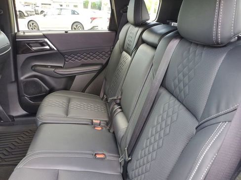 Used 2024 Mitsubishi Outlander SEL Black Edition image 13