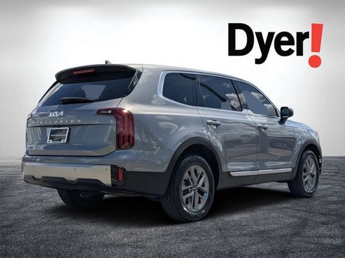 Certified 2025 Kia Telluride LX FWD image 5
