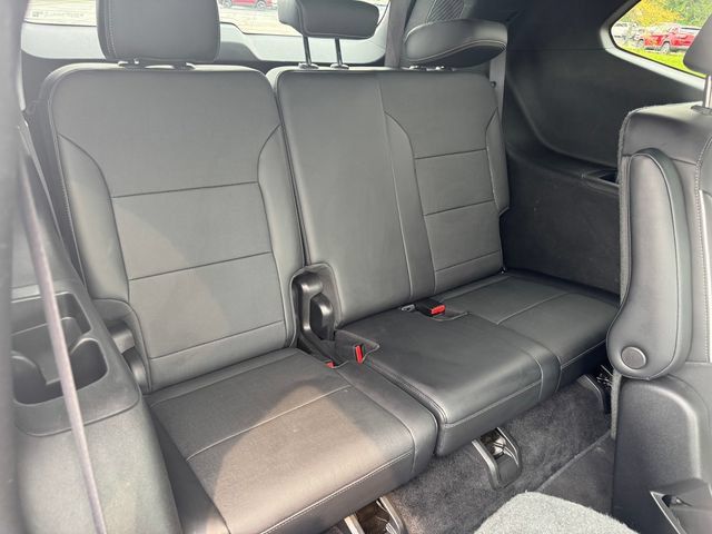 Used 2025 Buick Enclave Preferred AWD/4WD image 17