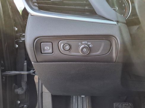 Used 2020 Buick Enclave Essence w/ Sport Touring Edition image 15