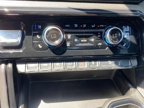 Used 2024 GMC Sierra 1500 AT4 w/ AT4 Premium Package AWD/4WD image 18