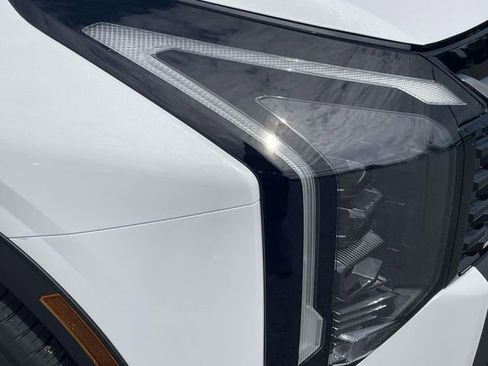 New 2026 Kia Sportage EX FWD image 7