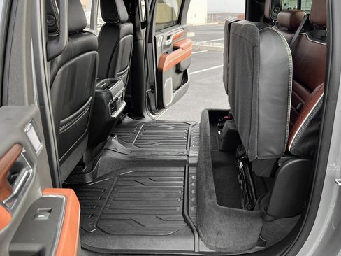 Used 2025 GMC Sierra 3500 Denali Ultimate image 23