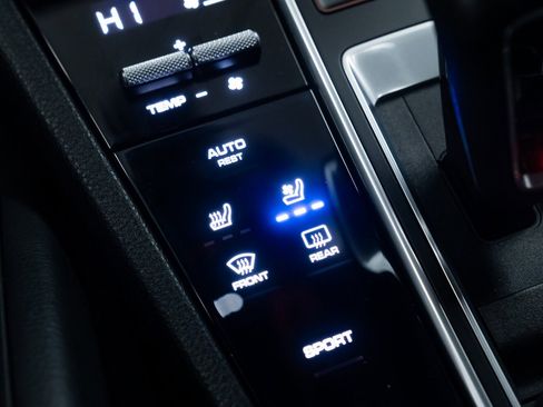 Used 2019 Porsche Cayenne Base image 14