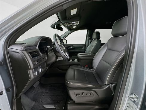 Used 2023 GMC Yukon XL SLT w/ LPO, Floor Liner Package image 23