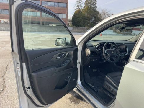 Certified 2022 Chevrolet Traverse Premier w/ LPO, Floor Liner Package image 29