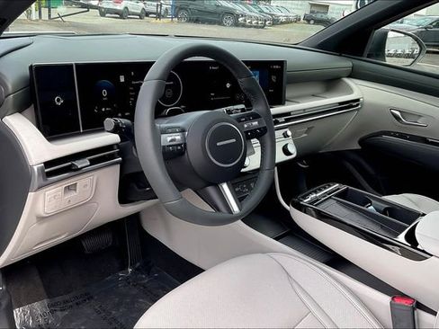 New 2025 Hyundai Tucson Limited image 6