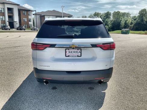 Used 2022 Chevrolet Traverse LT FWD image 15