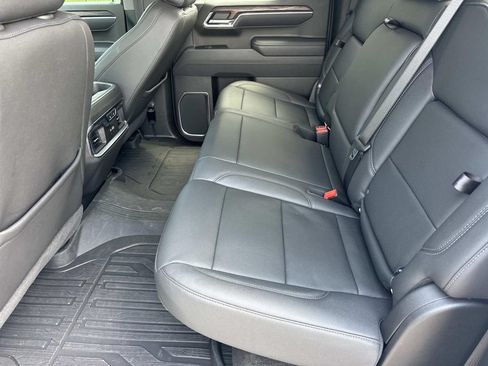 Used 2025 GMC Sierra 1500 SLT w/ SLT Premium Plus Package AWD/4WD image 17