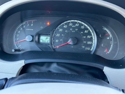 Used 2012 Toyota Sienna image 21