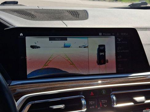 Used 2021 BMW X7 M50i w/ Cold Weather Package image 4