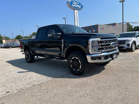 Used 2025 Ford F250 Lariat w/ Tremor Off-Road Package AWD/4WD image 2