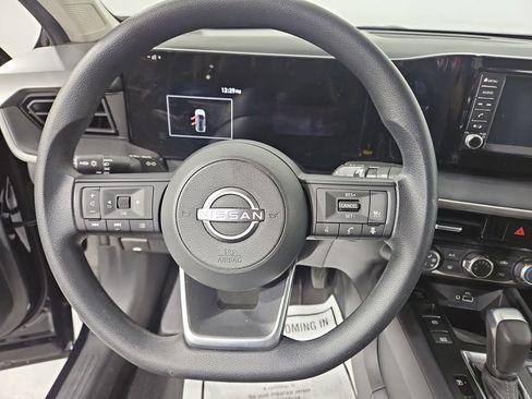 Used 2025 Nissan Kicks S AWD/4WD image 15