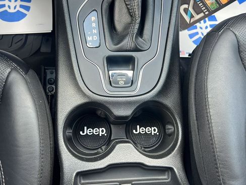 Used 2021 Jeep Cherokee Latitude Lux w/ Comfort/Convenience Group AWD/4WD image 27
