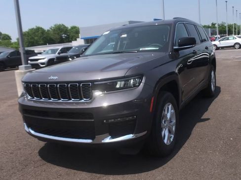 Used 2023 Jeep Grand Cherokee L Limited image 4