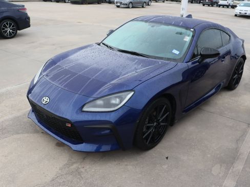 Used 2025 Toyota GR86 Premium RWD image 5