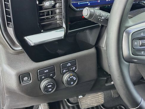 Used 2024 Chevrolet Silverado 1500 LT AWD/4WD image 16