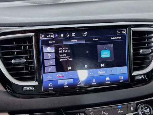 Used 2024 Chrysler Pacifica Touring-L FWD image 37