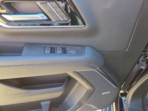 New 2026 GMC Yukon XL Denali w/ Denali Reserve Package image 10