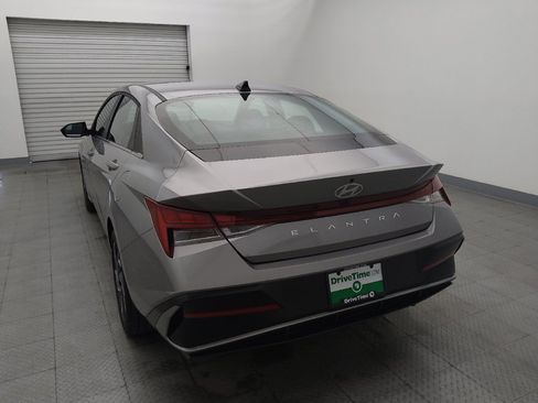 Used 2025 Hyundai Elantra SEL FWD image 6